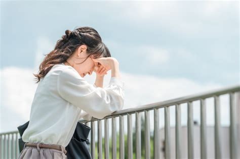 喜怒哀楽が激しい女性|【女性編】情緒不安定になるのはなぜ？原因から落ち。